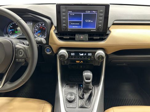 Used 2022 Toyota RAV4 XLE Premium image 14