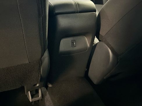 Used 2024 Nissan Sentra SV FWD image 28