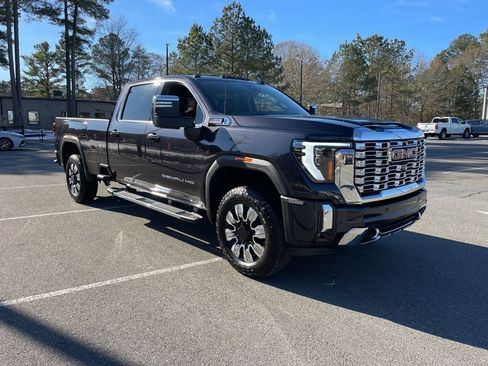 Used 2025 GMC Sierra 3500 Denali w/ Denali Reserve Package image 4