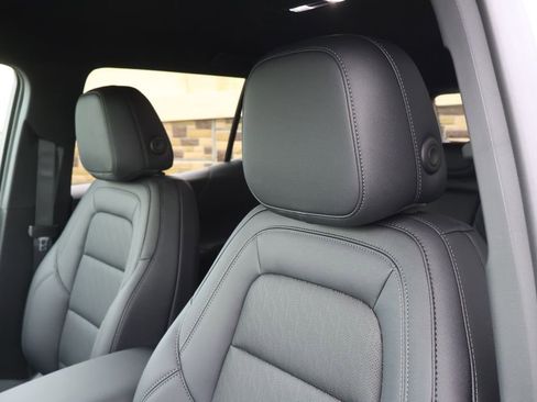 New 2026 Chevrolet Equinox LT w/ Convenience Package II FWD image 15