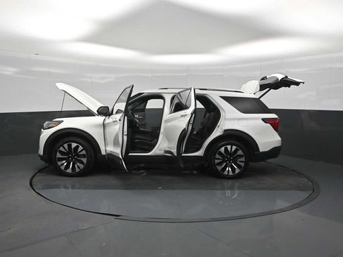 Certified 2026 Ford Explorer Platinum w/ LUX Leather Package AWD/4WD image 61