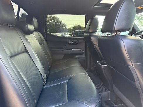 Certified 2021 Toyota Tacoma TRD Off-Road w/ TRD Premium Off Road Package AWD/4WD image 10