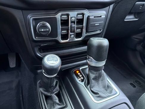 Used 2023 Jeep Wrangler Unlimited w/ Cold Weather Group AWD/4WD image 11
