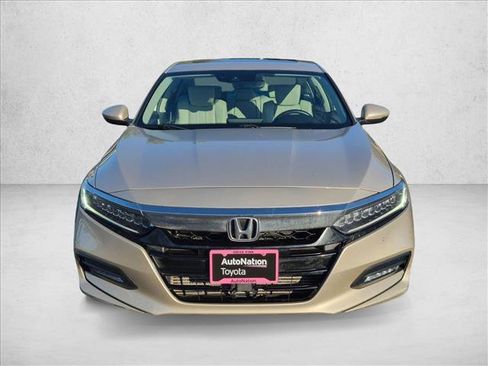 Used 2018 Honda Accord Touring image 2