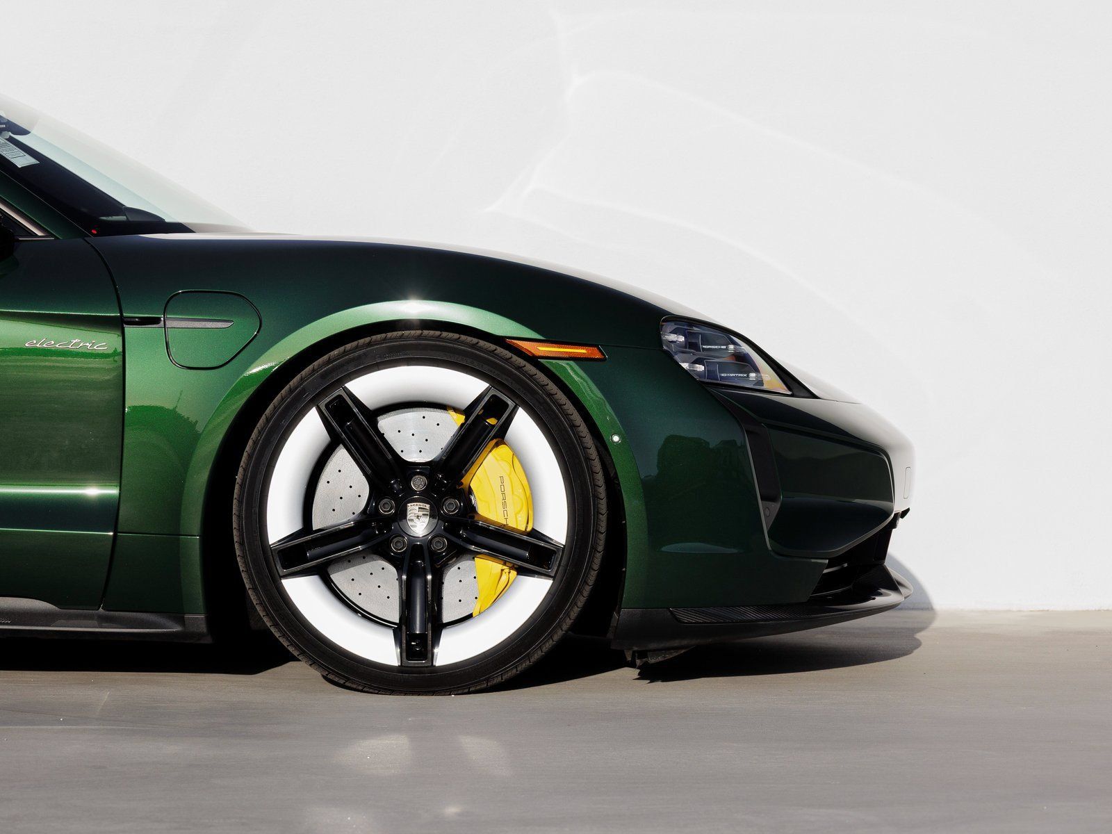 Certified 2025 Porsche Taycan Turbo S AWD/4WD image 11