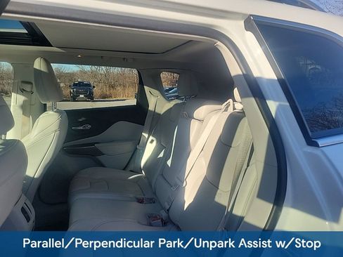 Used 2020 Jeep Cherokee Limited w/ Technology Group image 15