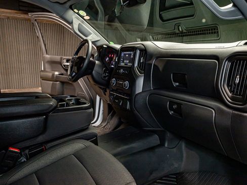 Used 2025 Chevrolet Silverado 1500 Custom Trail Boss w/ LPO, Dark Essentials Package image 18