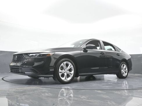 Used 2025 Honda Accord LX image 57