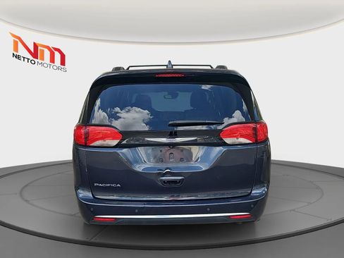 Used 2020 Chrysler Pacifica Touring-L w/ Advanced Safetytec Group image 4