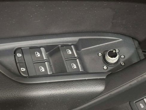 Used 2021 Audi Q5 2.0T Premium w/ Convenience Package image 12