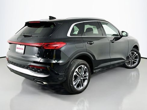 Used 2025 Audi Q5 Premium w/ Convenience Package image 14