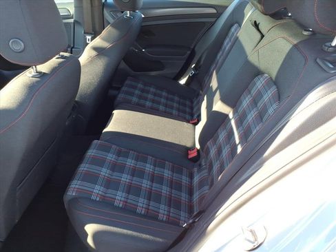 Used 2018 Volkswagen GTI SE image 14