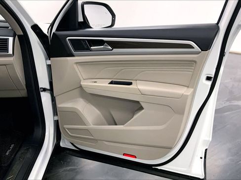 Used 2021 Volkswagen Atlas SE w/ Panoramic Sunroof Package image 20