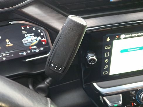 Used 2024 GMC Sierra 3500 Denali Ultimate image 15