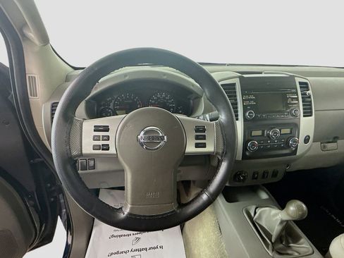 Used 2013 Nissan Frontier SV AWD/4WD image 11