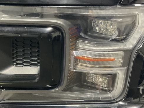 Used 2018 Ford F150 Lariat w/ Equipment Group 502A Luxury AWD/4WD image 8