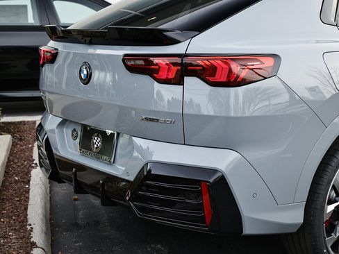 New 2026 BMW X2 xDrive28i w/ Technology Package image 9