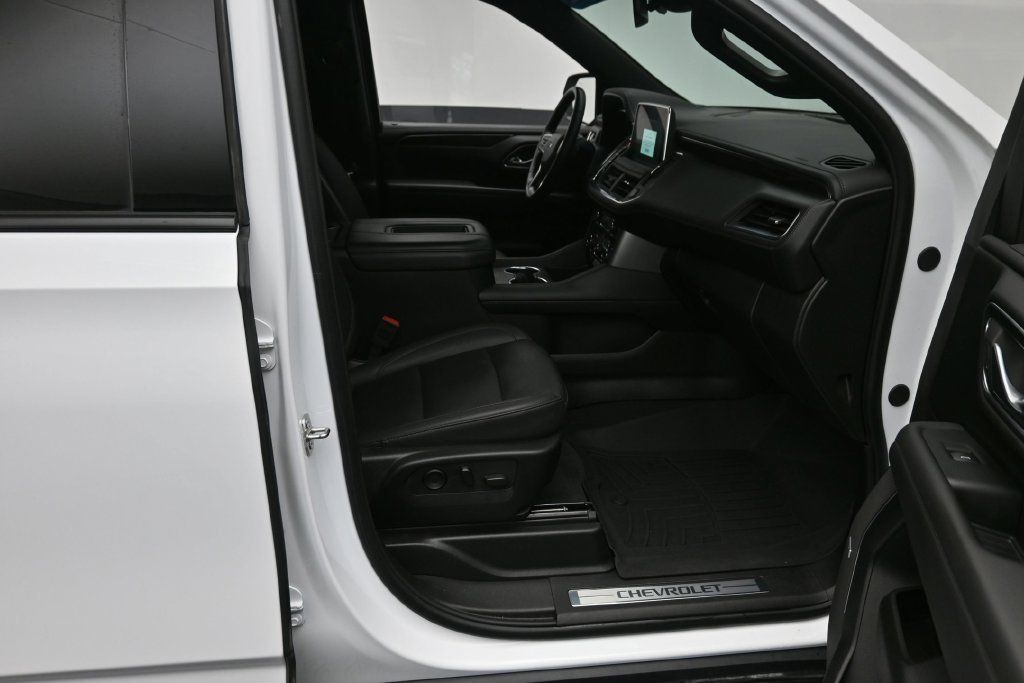 Used 2024 Chevrolet Suburban Z71 w/ Luxury Package AWD/4WD image 9