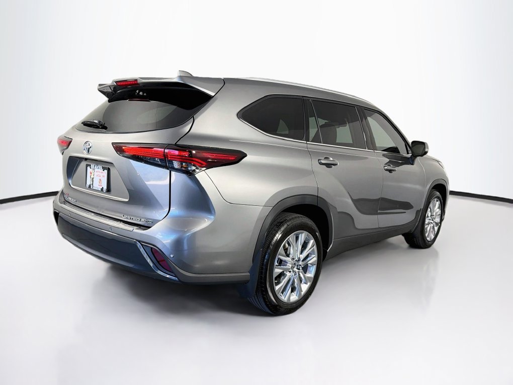 Used 2026 Toyota Highlander Limited AWD/4WD image 10