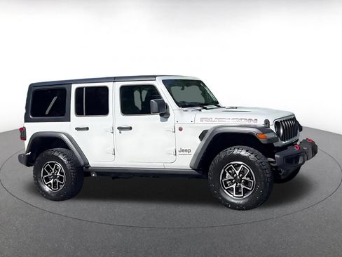 Used 2025 Jeep Wrangler Unlimited Rubicon AWD/4WD image 16