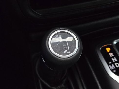 Used 2021 Jeep Wrangler Unlimited Sahara AWD/4WD image 27