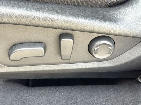 Used 2025 Subaru Forester Premium AWD/4WD image 11
