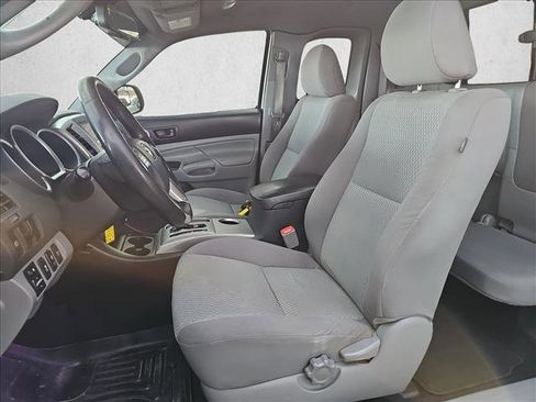 Used 2013 Toyota Tacoma 4x4 Access Cab V6 w/ SR5 Pkg image 10