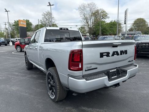 New 2026 RAM 2500 Laramie AWD/4WD image 12