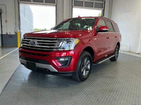 Used 2021 Ford Expedition XLT AWD/4WD image 2