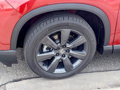 Certified 2025 Honda Pilot Sport image 12