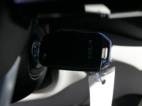 Used 2023 Kia Forte LXS w/ LXS Technology Package image 14