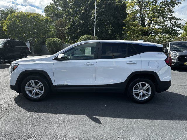 Used 2024 GMC Terrain SLE FWD image 8