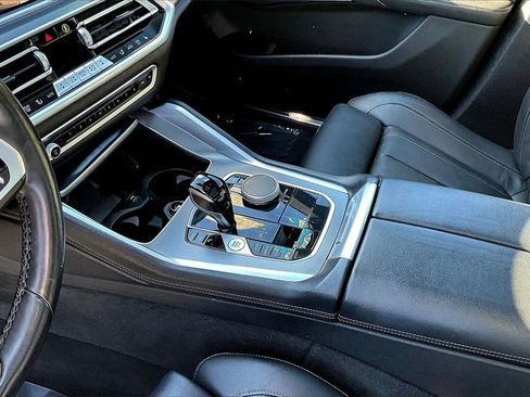 Used 2022 BMW X6 xDrive40i w/ M Sport Package image 16