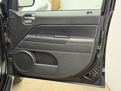 Used 2016 Jeep Compass Sport w/ Power Value Group image 29