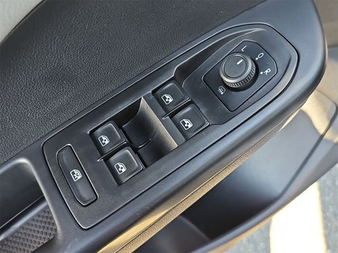 Used 2022 Volkswagen Taos SE image 27