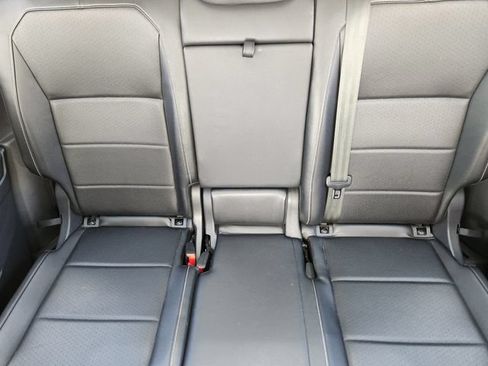 Used 2021 Volkswagen Tiguan SEL w/ 3-Row Tiguan MDO Package AWD/4WD image 17