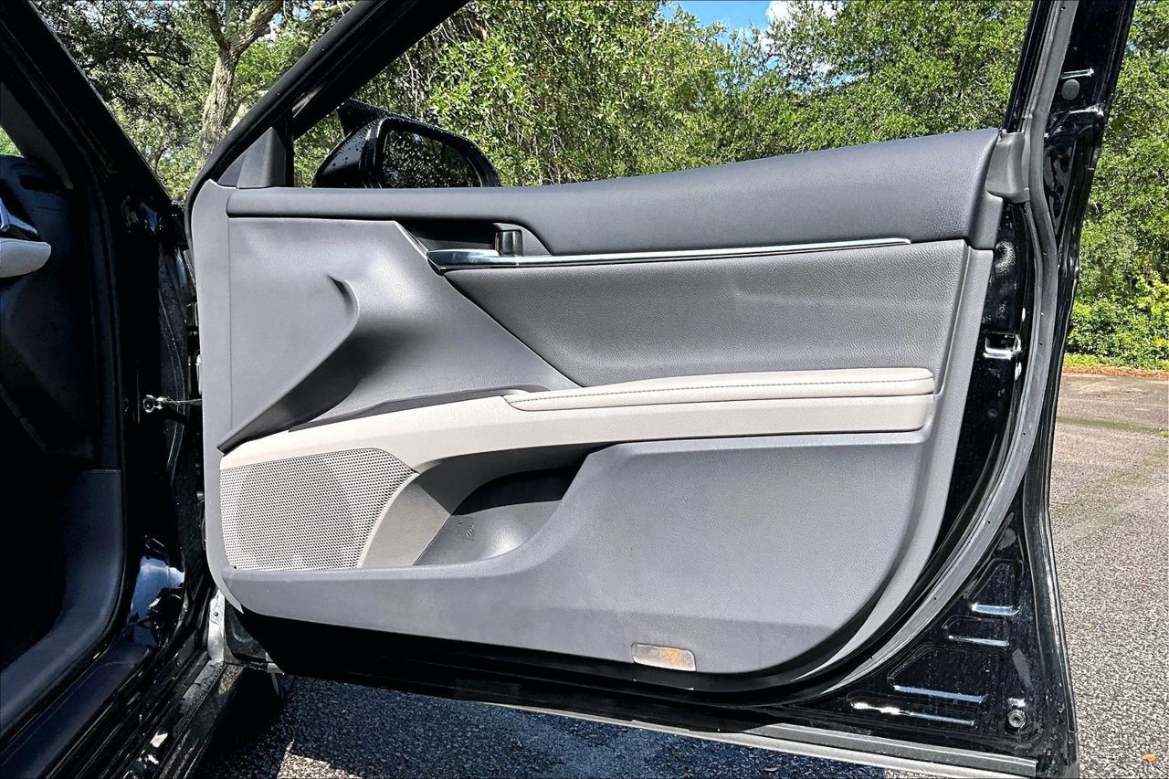 Used 2024 Toyota Camry XLE FWD image 28