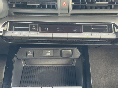 Used 2024 Toyota Prius LE image 14