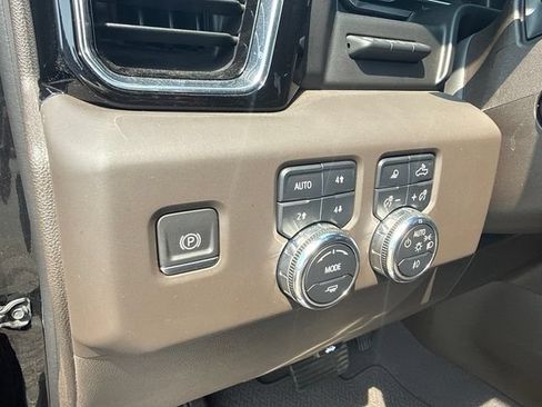 Used 2023 GMC Sierra 1500 Denali w/ Denali Reserve Package AWD/4WD image 21