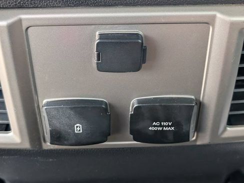 Used 2018 Ford F250 Lariat w/ Lariat Ultimate Package AWD/4WD image 32