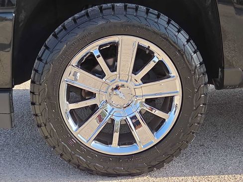 Used 2018 Chevrolet Silverado 1500 High Country AWD/4WD image 12