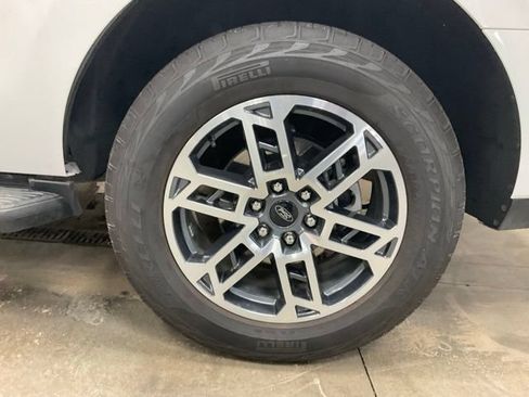 Certified 2025 Ford Expedition Active AWD/4WD image 16