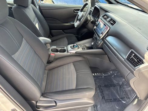 Used 2022 Nissan Leaf S image 17