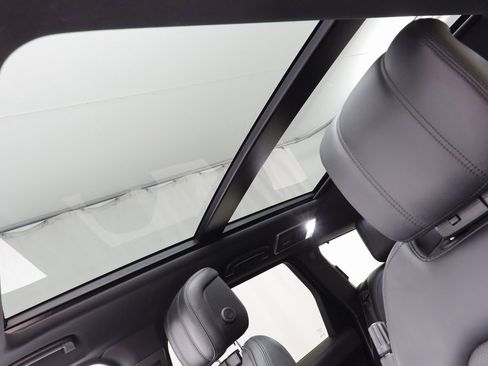 Used 2021 Land Rover Range Rover Sport HST image 15