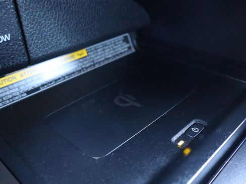 Used 2021 Toyota Camry XLE image 16