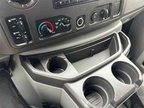 Used 2011 Ford E-350 and Econoline 350 XLT image 21