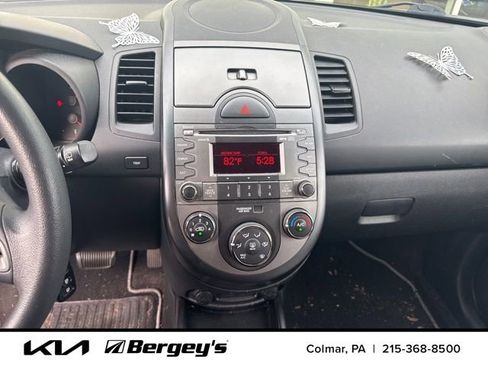 Used 2010 Kia Soul + FWD image 10