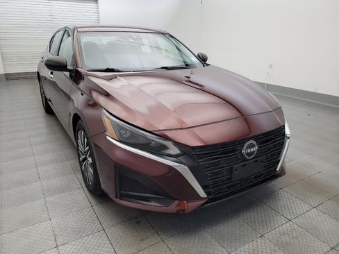 Used 2024 Nissan Altima 2.5 SV FWD image 13