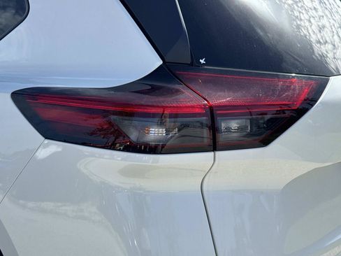 Used 2023 Nissan Rogue SV FWD image 11