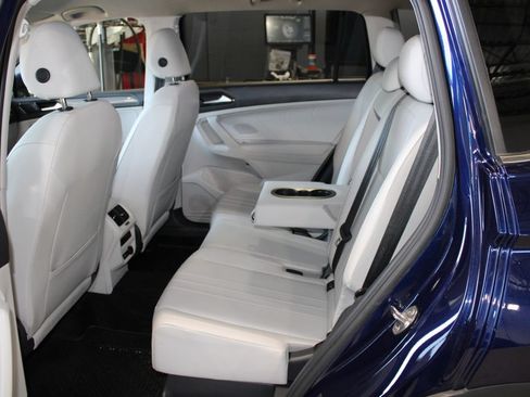 Used 2024 Volkswagen Tiguan SE AWD/4WD image 11